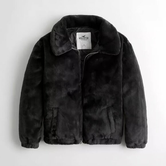 Hollister Jackets & Blazers - Hollister Cozy Fuzzy Bomber Jacket in Black